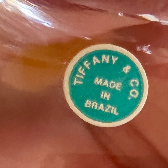 Tiffany & Co crystal apple paperweight, authentic and stamped on base. 1992 - Picture 2 of 6